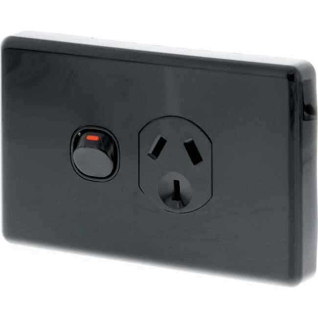 Clipsal 10 Amp CLASSIC C2000 Single Internal Powerpoint Black