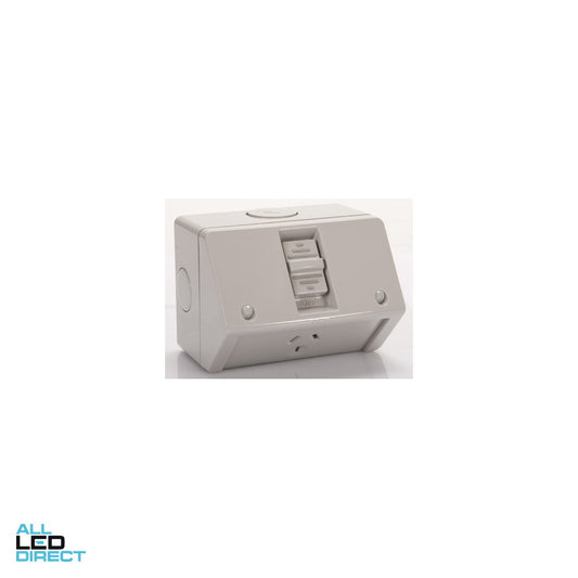 NHP 15 Amp N-LINE Single Switched Weatherproof Powerpoint White